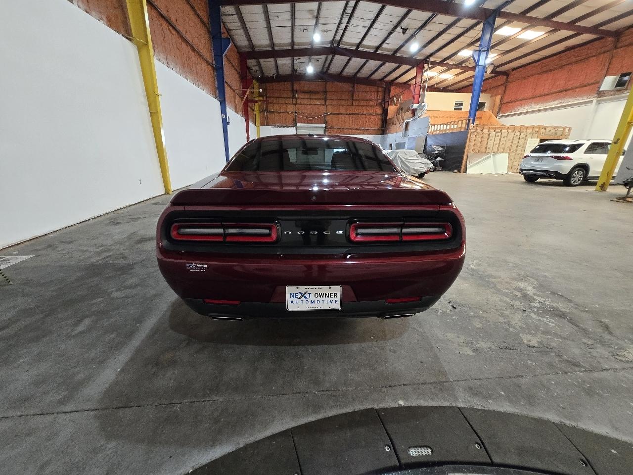 Dodge Challenger SXT RWD 2019