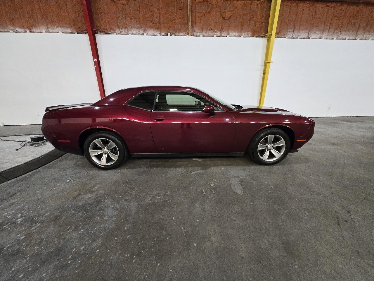 Dodge Challenger SXT RWD 2019