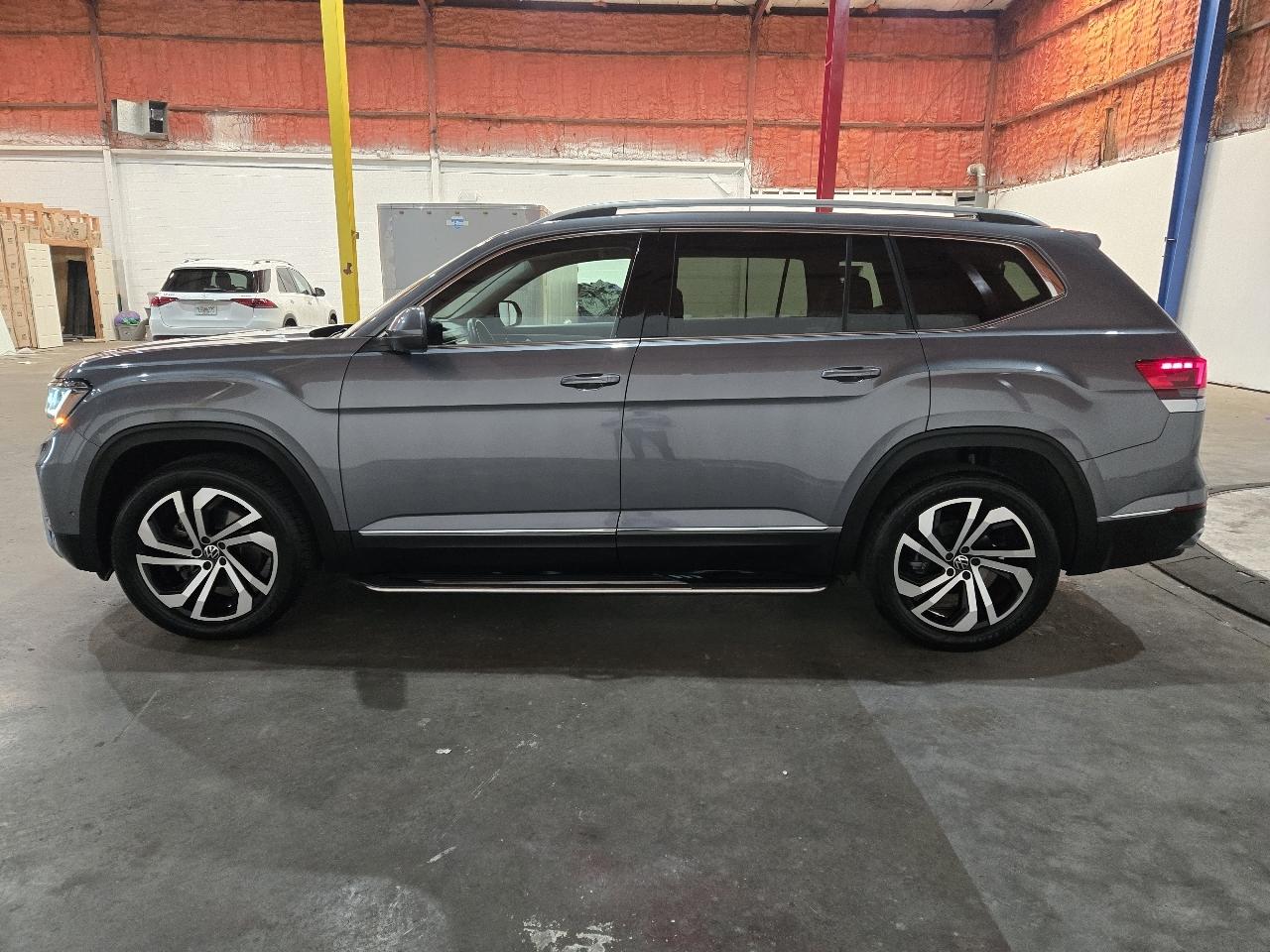 Volkswagen Atlas 2021.5 3.6L V6 SEL Premium 4MOTION 2021