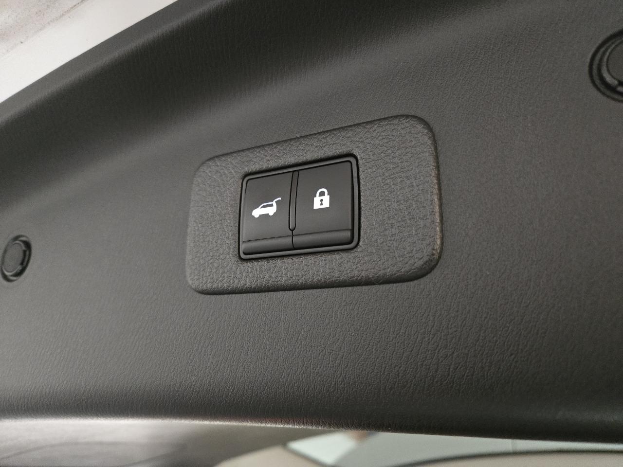 Nissan Armada 4x2 SL 2023
