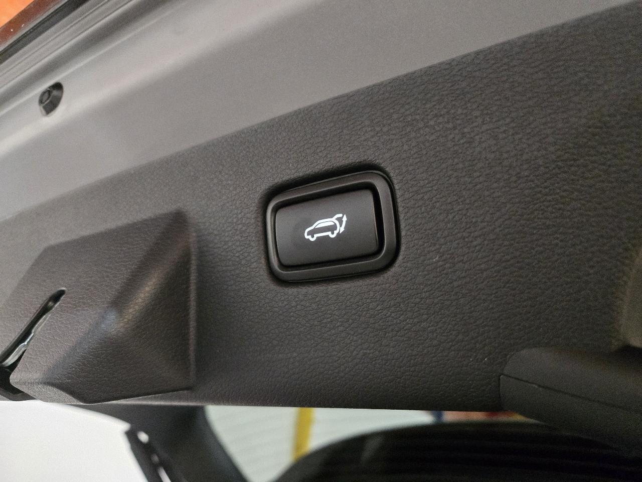 Kia Sportage SX FWD 2023