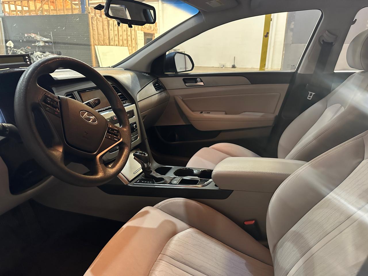 Hyundai Sonata Hybrid 4dr Sdn SE 2016