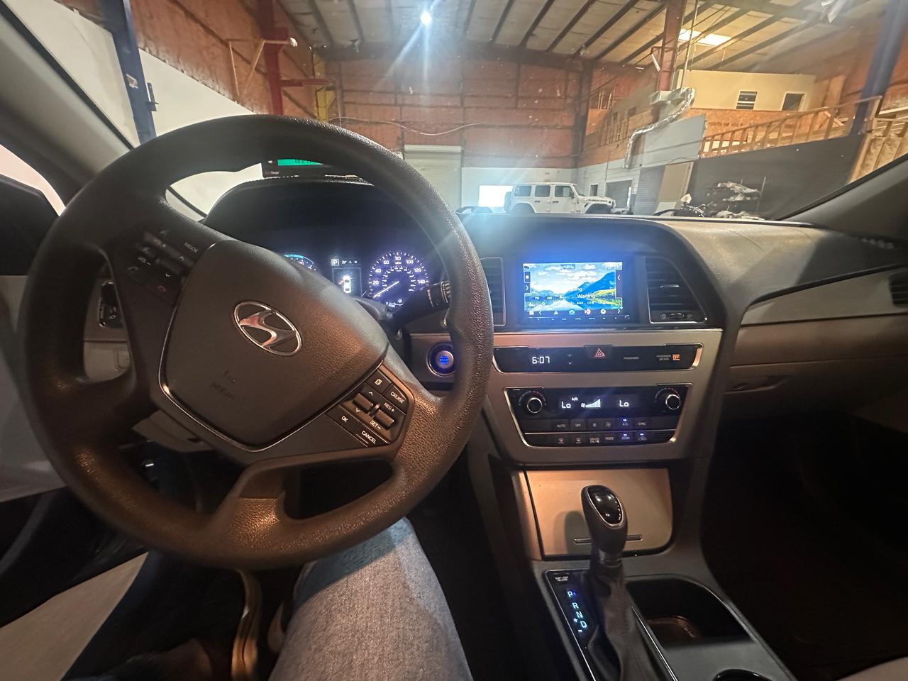 Hyundai Sonata Hybrid 4dr Sdn SE 2016