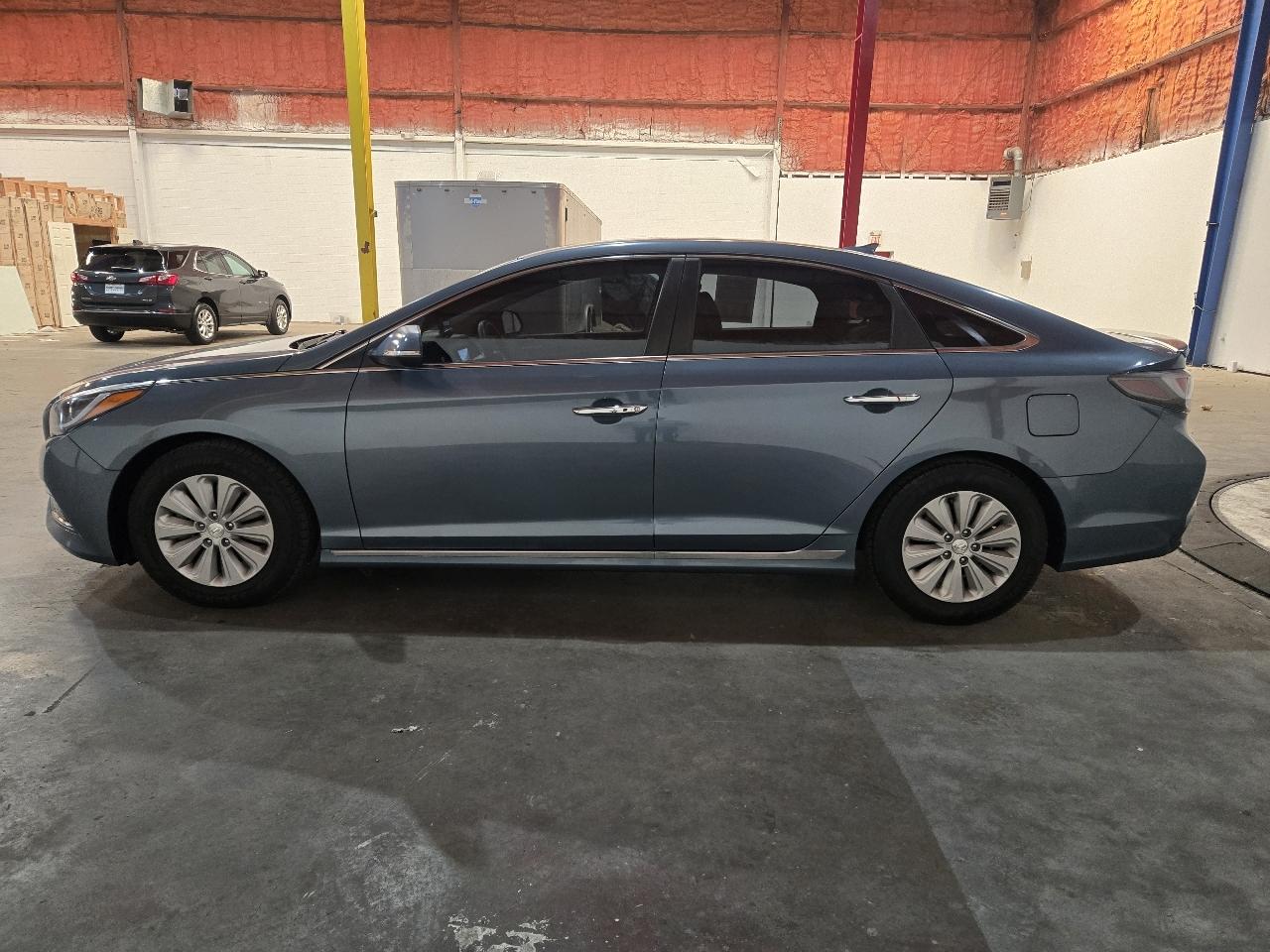 Hyundai Sonata Hybrid 4dr Sdn SE 2016