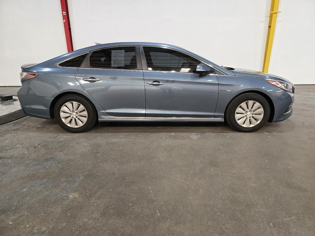 Hyundai Sonata Hybrid 4dr Sdn SE 2016