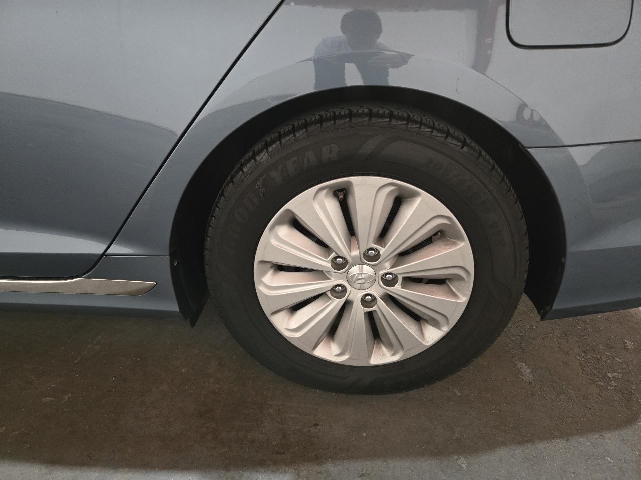 Hyundai Sonata Hybrid 4dr Sdn SE 2016