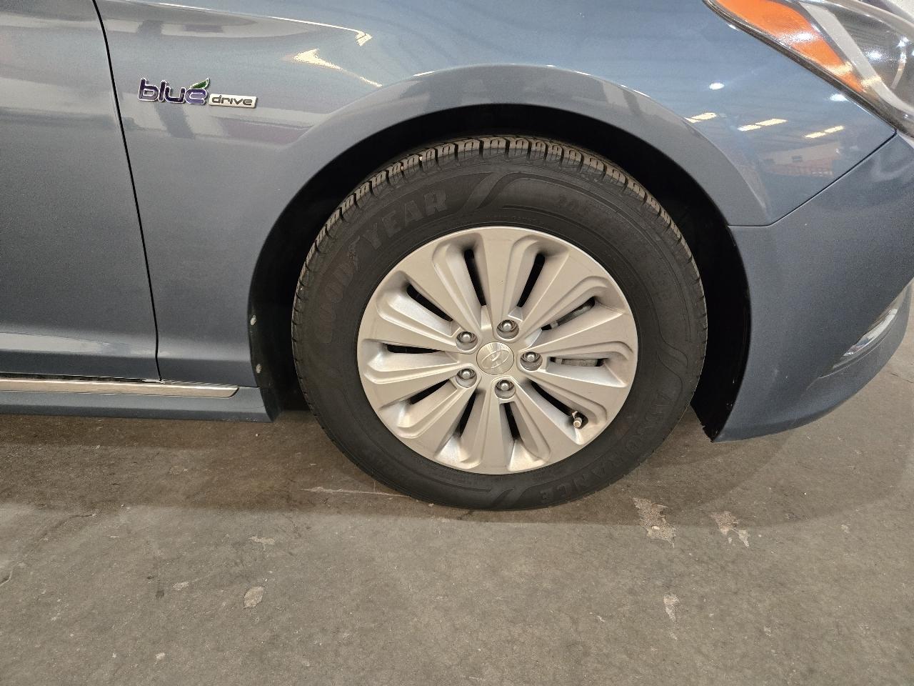 Hyundai Sonata Hybrid 4dr Sdn SE 2016