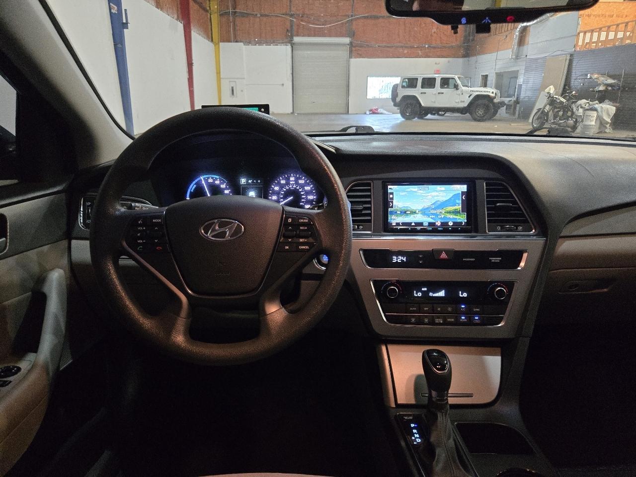 Hyundai Sonata Hybrid 4dr Sdn SE 2016
