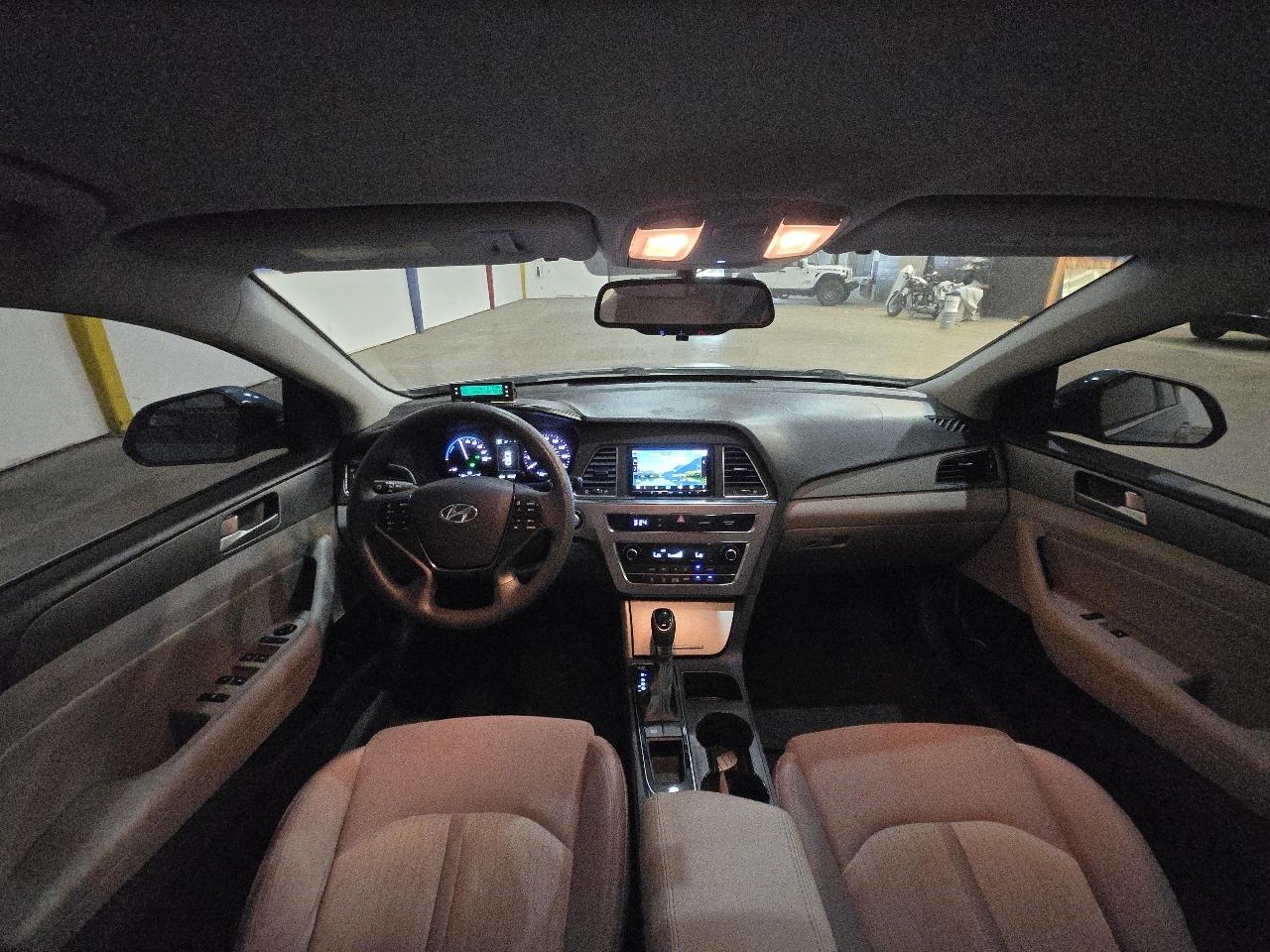 Hyundai Sonata Hybrid 4dr Sdn SE 2016