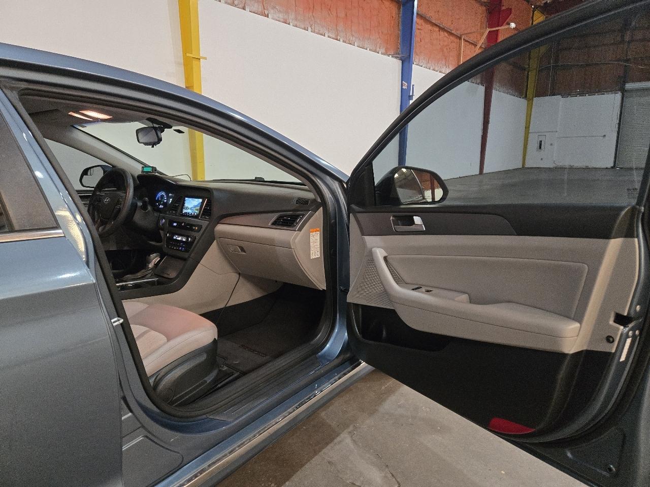 Hyundai Sonata Hybrid 4dr Sdn SE 2016