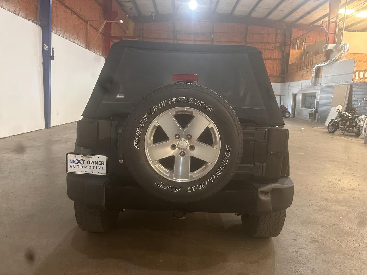 Jeep Wrangler RWD 4dr Unlimited Sahara 2008