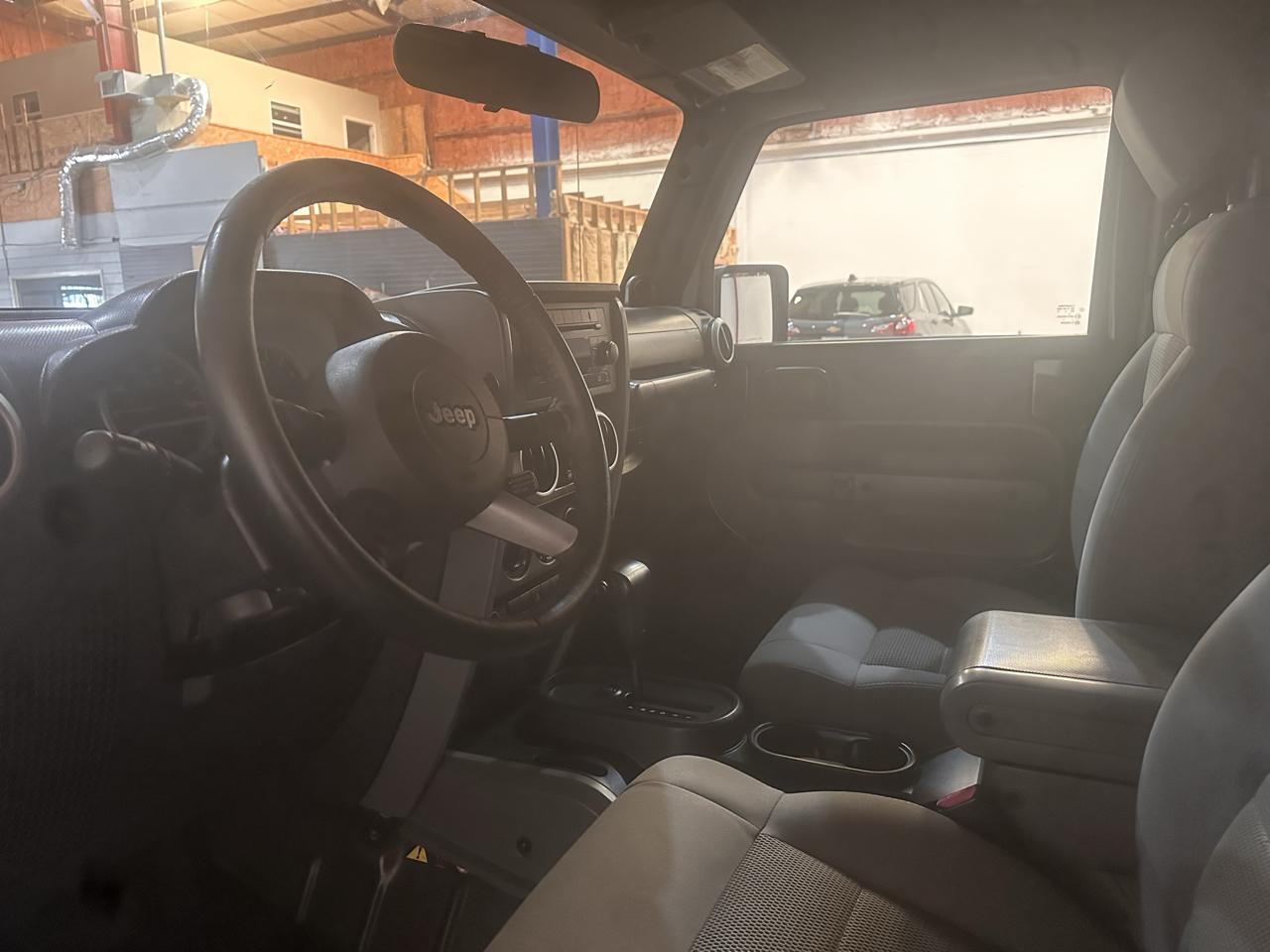 Jeep Wrangler RWD 4dr Unlimited Sahara 2008
