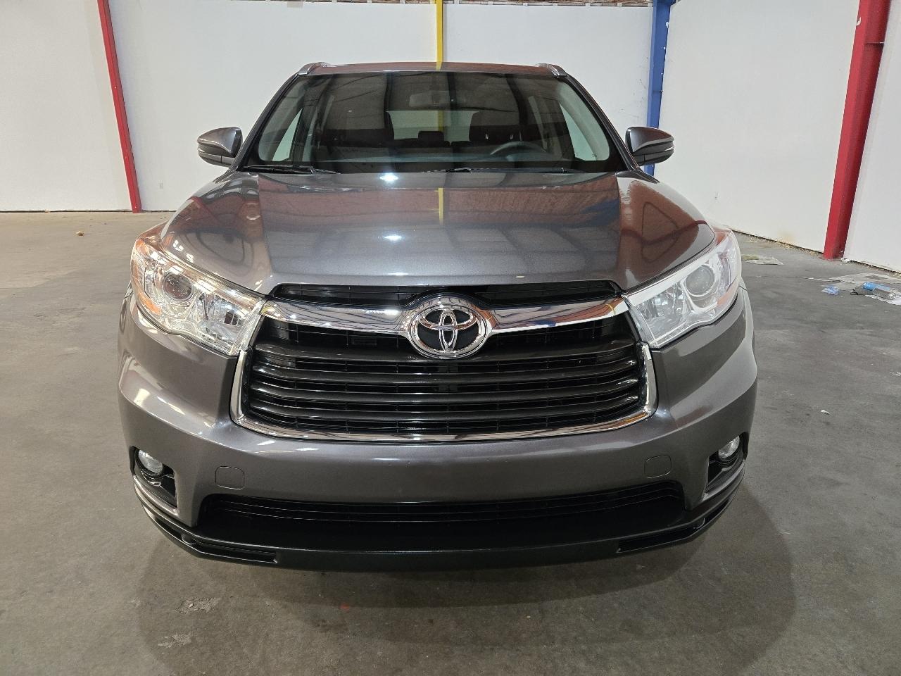 Toyota Highlander FWD 4dr V6 XLE (Natl) 2015