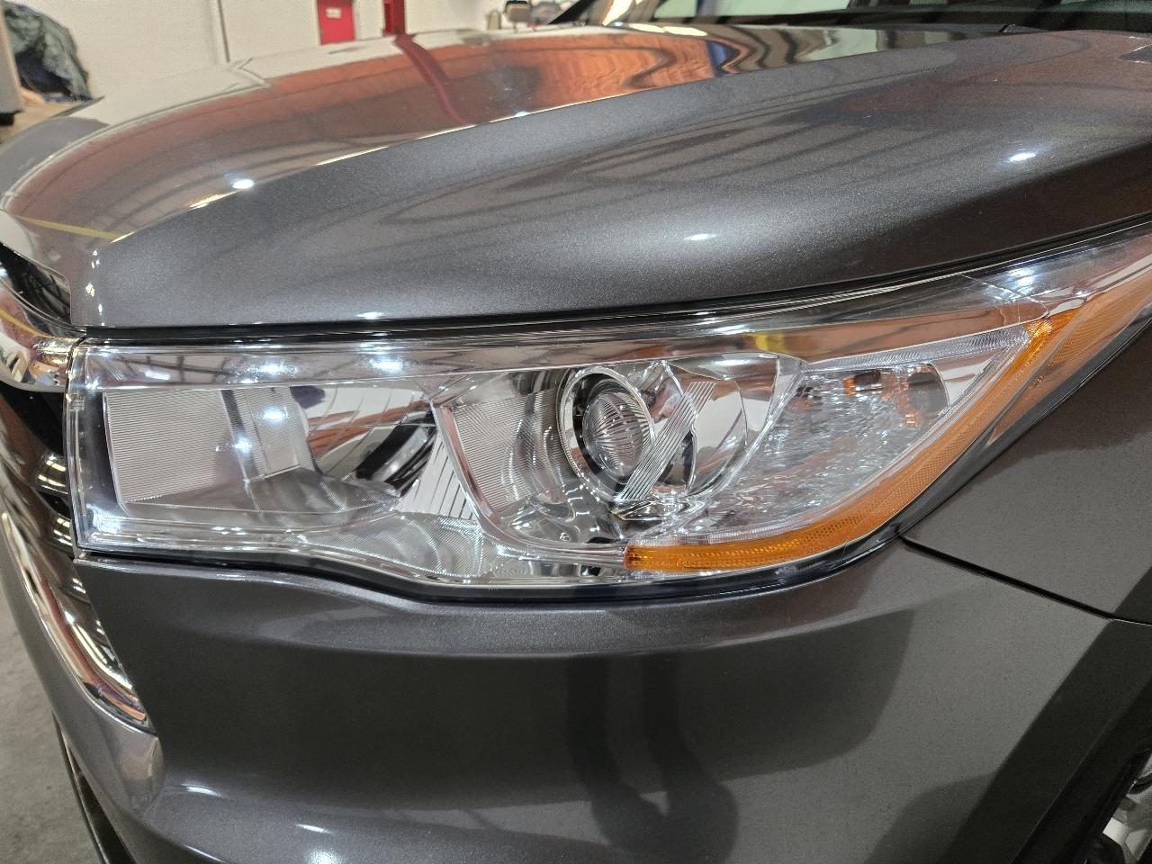 Toyota Highlander FWD 4dr V6 XLE (Natl) 2015