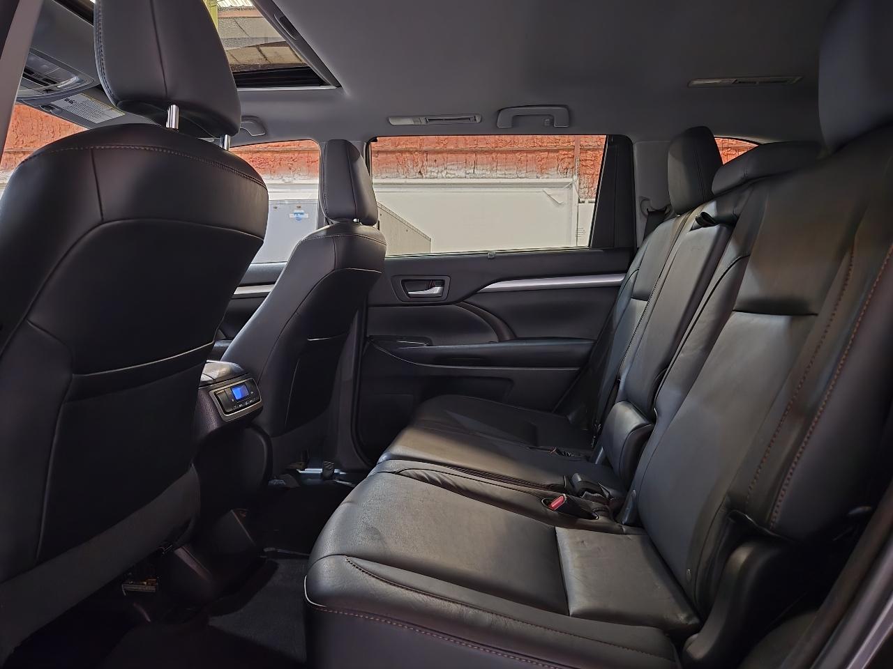 Toyota Highlander FWD 4dr V6 XLE (Natl) 2015
