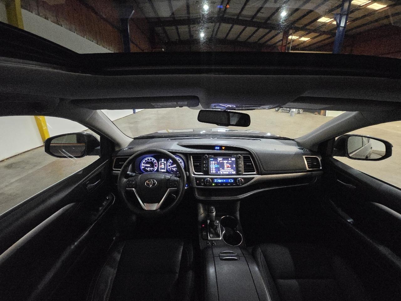 Toyota Highlander FWD 4dr V6 XLE (Natl) 2015