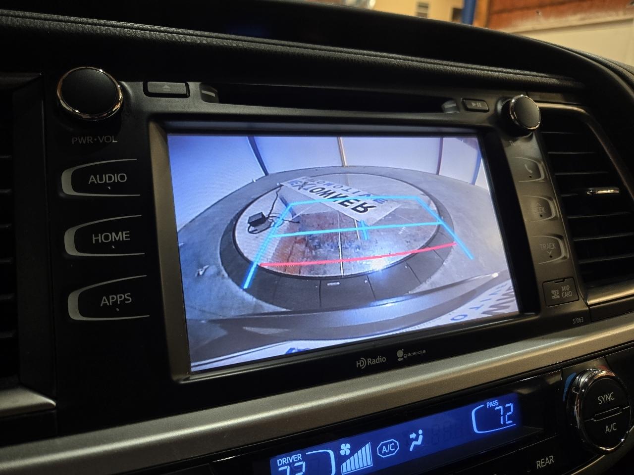 Toyota Highlander FWD 4dr V6 XLE (Natl) 2015