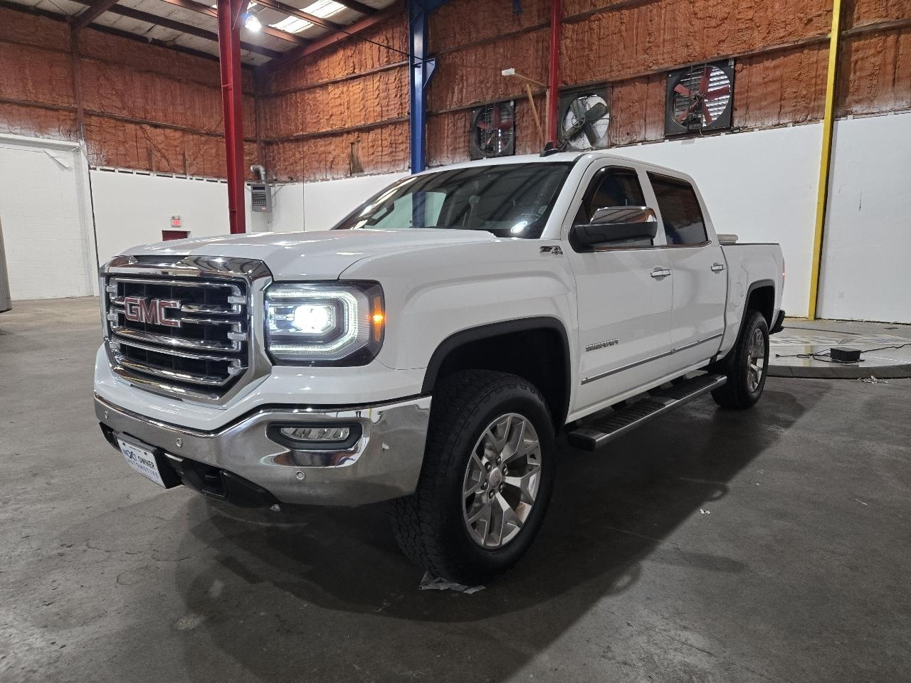 GMC Sierra 1500 4WD Crew Cab 143.5" SLT 2018