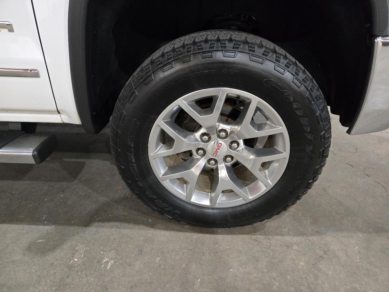 GMC Sierra 1500 4WD Crew Cab 143.5" SLT 2018