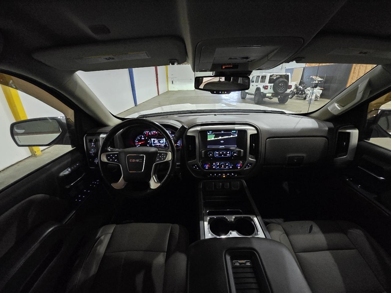 GMC Sierra 1500 4WD Crew Cab 143.5" SLT 2018