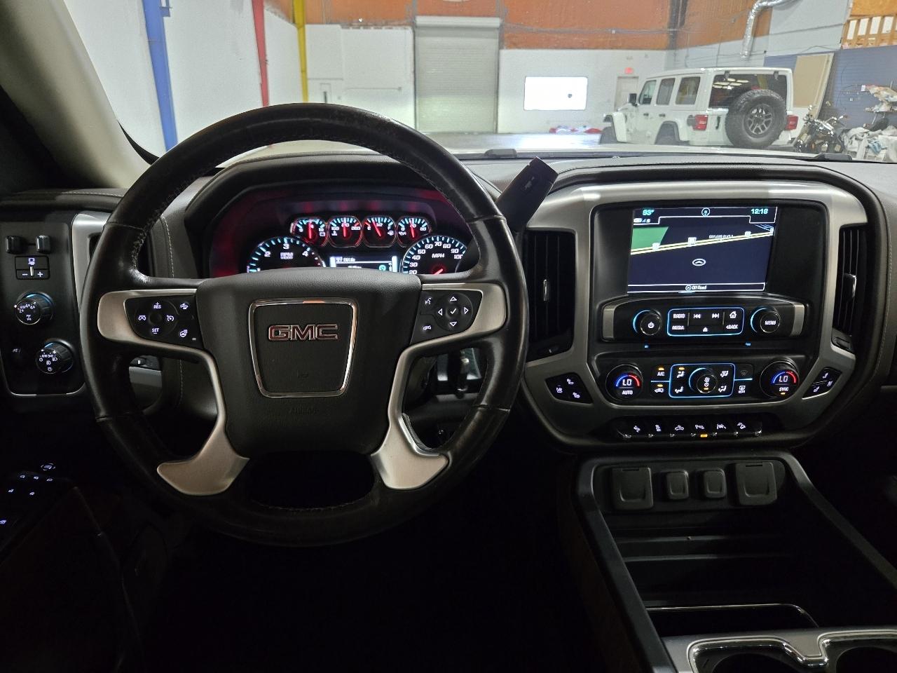 GMC Sierra 1500 4WD Crew Cab 143.5" SLT 2018