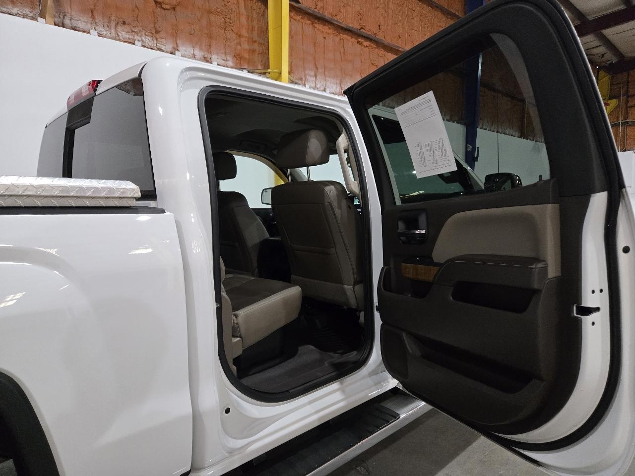 GMC Sierra 1500 4WD Crew Cab 143.5" SLT 2018
