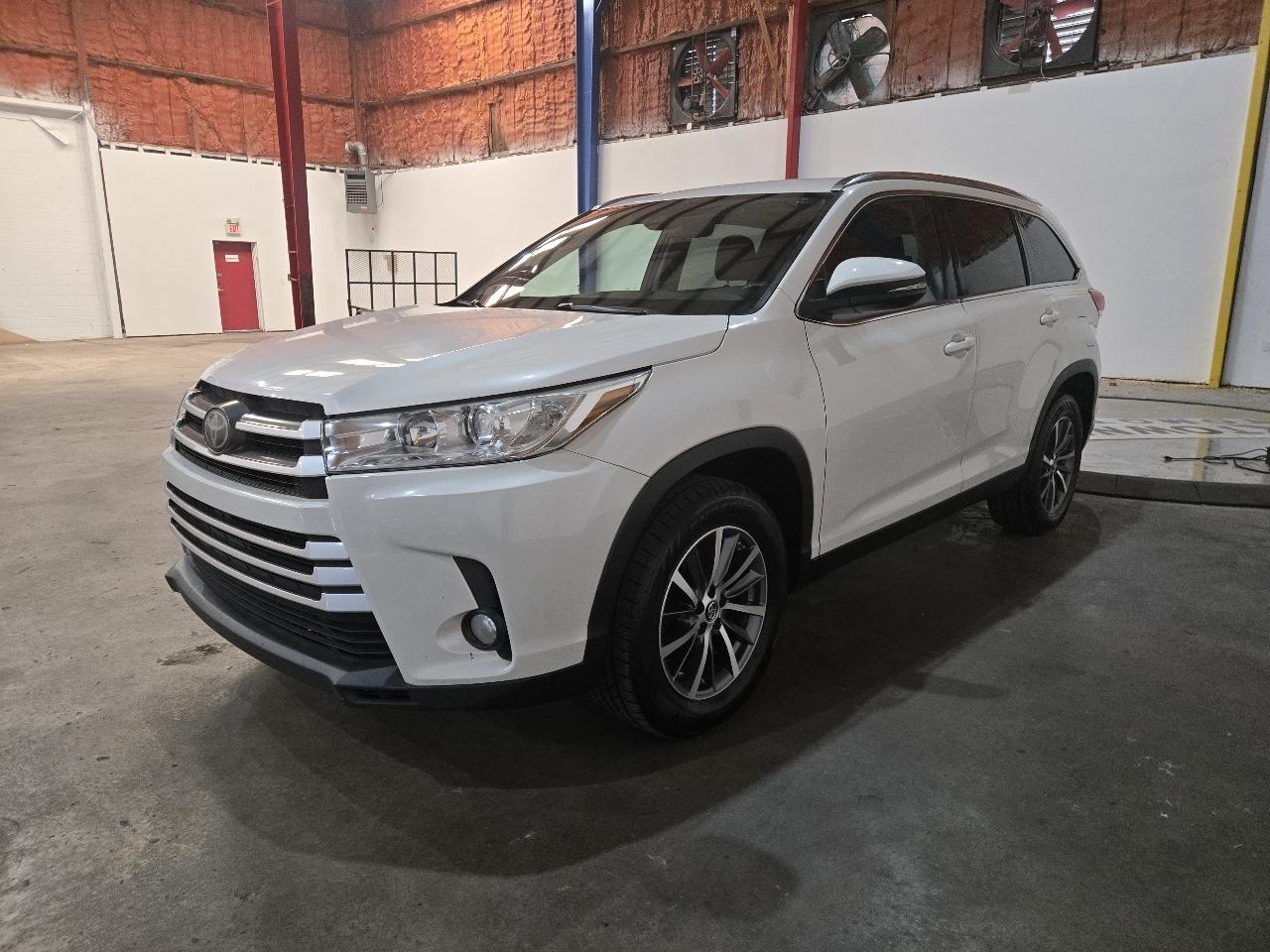 Toyota Highlander photo 3