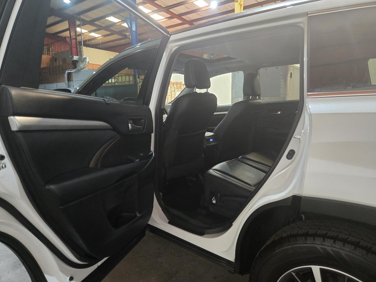 Toyota Highlander photo 17