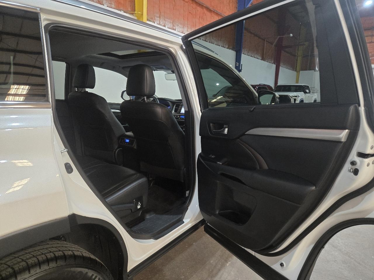 Toyota Highlander photo 24