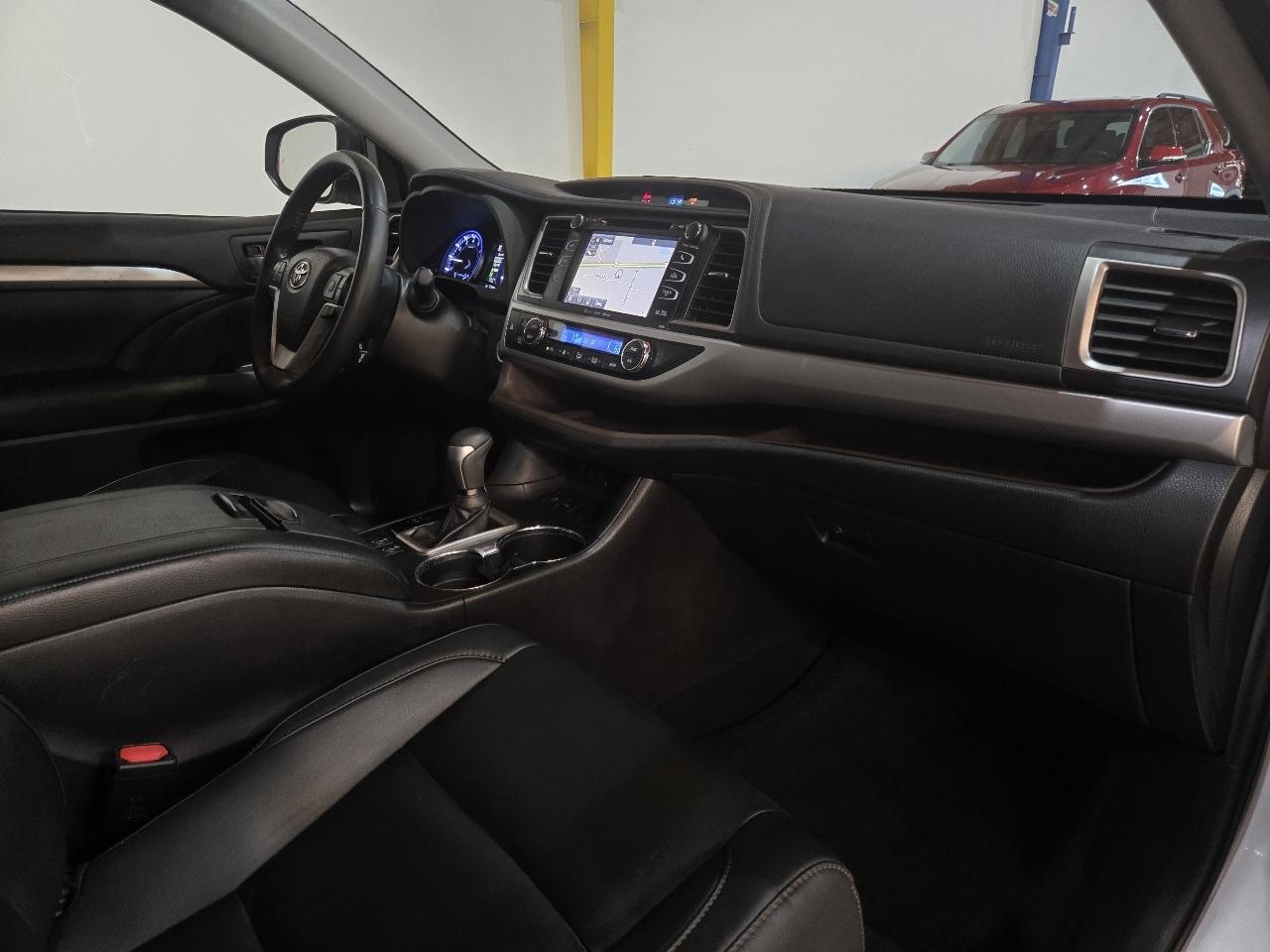 Toyota Highlander photo 4