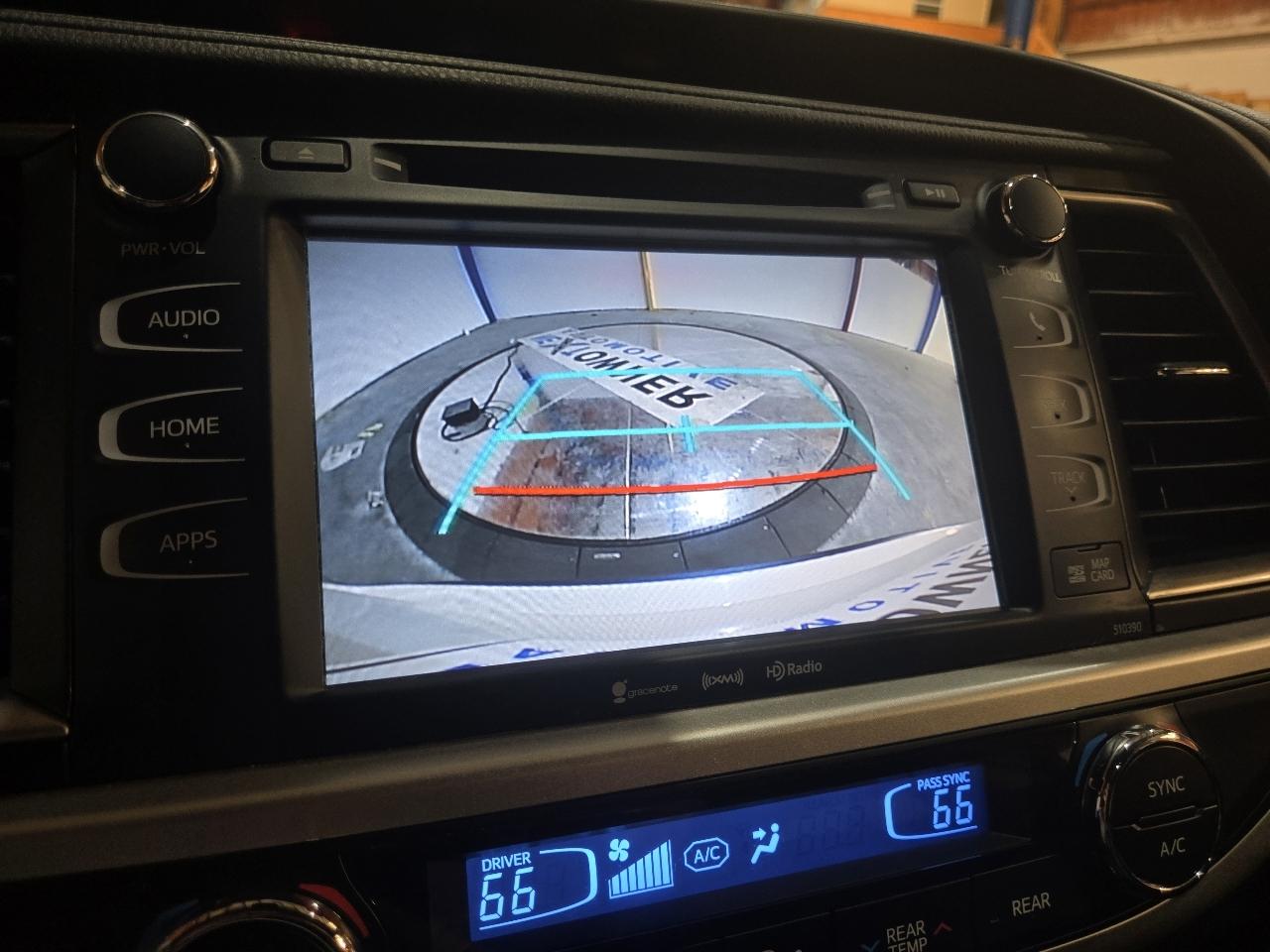 Toyota Highlander photo 11