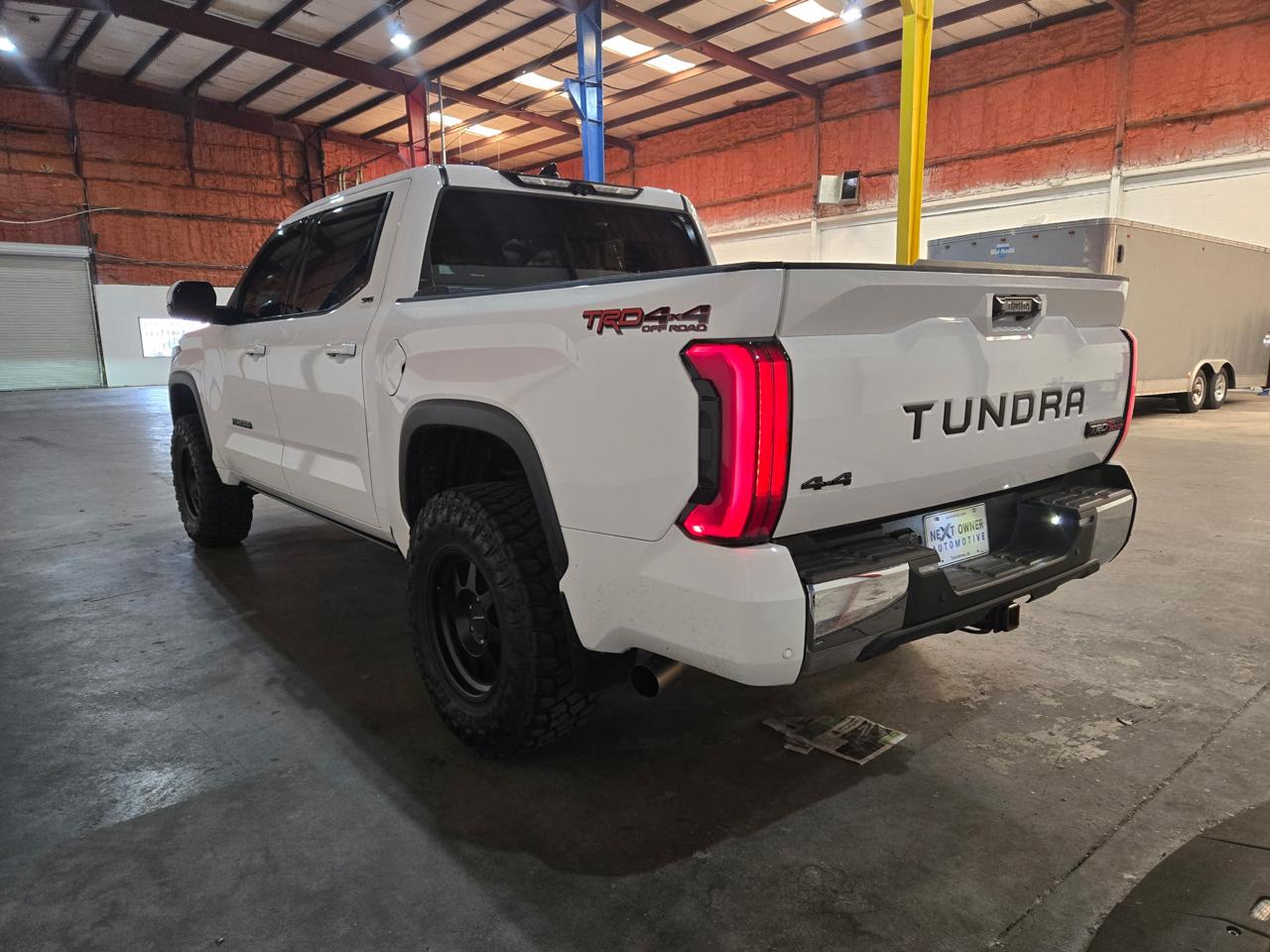 Toyota Tundra 4WD SR5 CrewMax 5.5' Bed (Natl) 2022