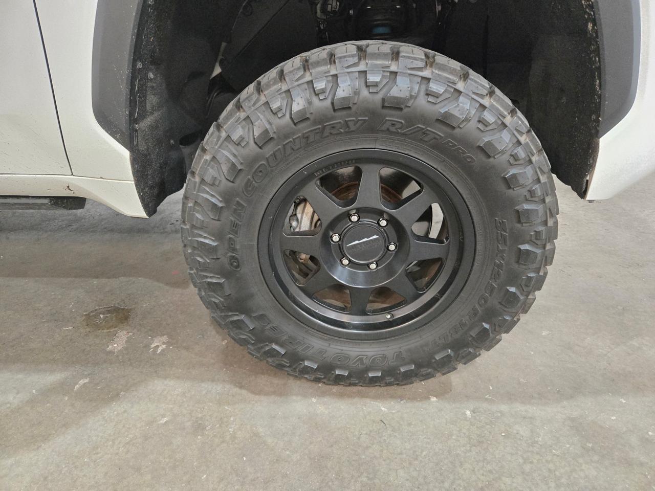 Toyota Tundra 4WD SR5 CrewMax 5.5' Bed (Natl) 2022