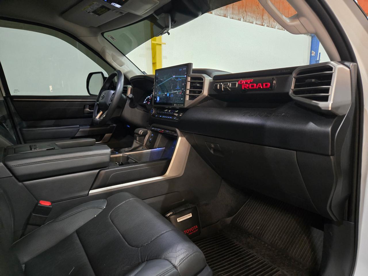 Toyota Tundra 4WD SR5 CrewMax 5.5' Bed (Natl) 2022