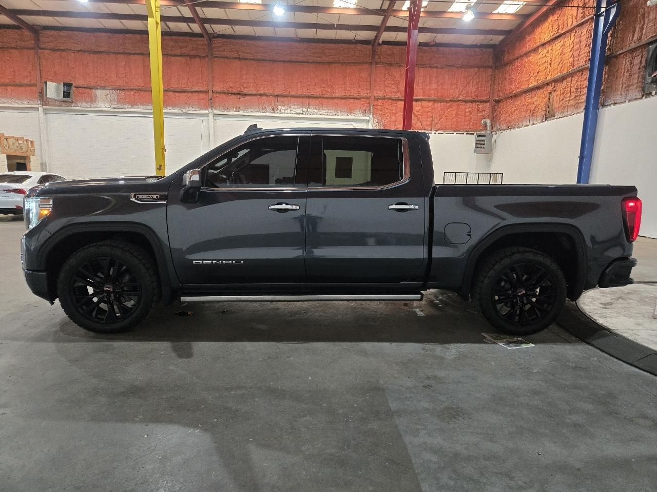 GMC Sierra photo 14