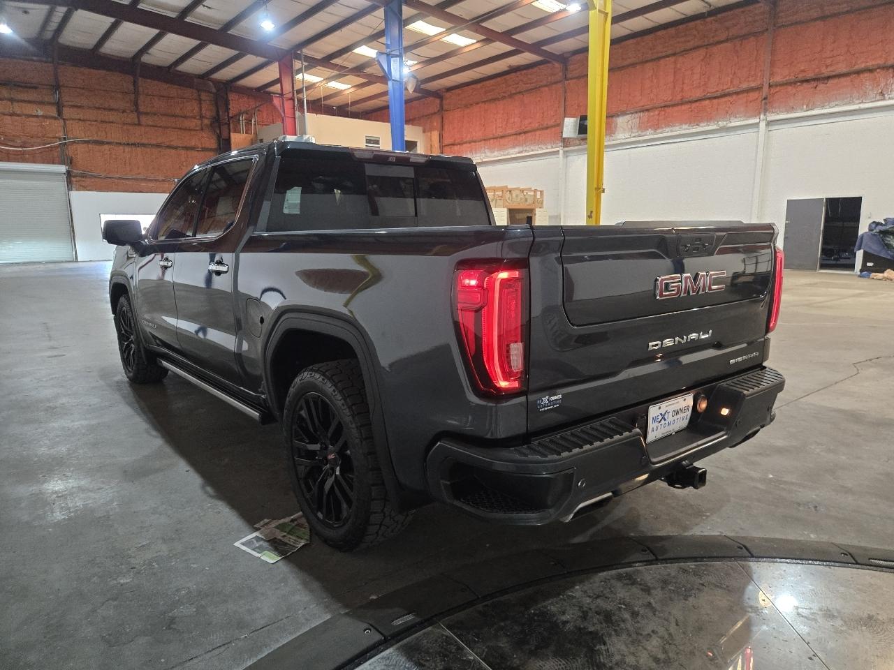 GMC Sierra photo 17