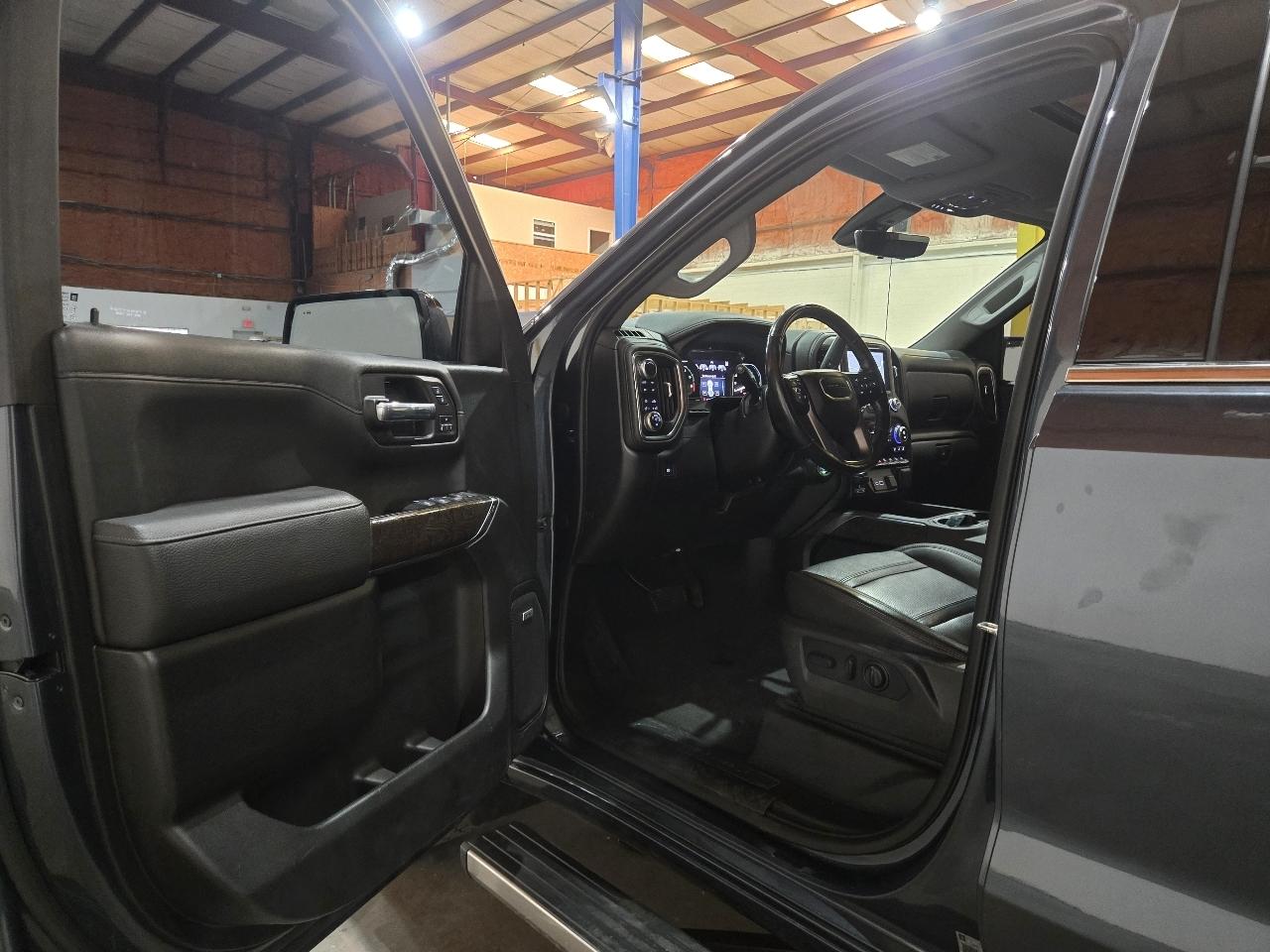 GMC Sierra photo 15