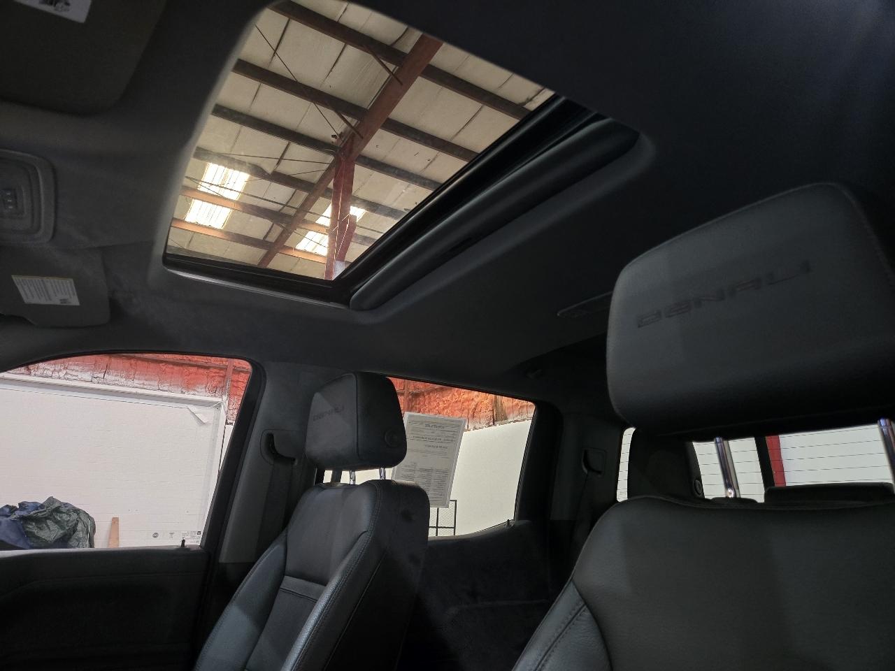 GMC Sierra photo 8