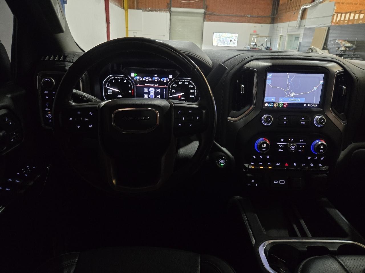 GMC Sierra photo 13