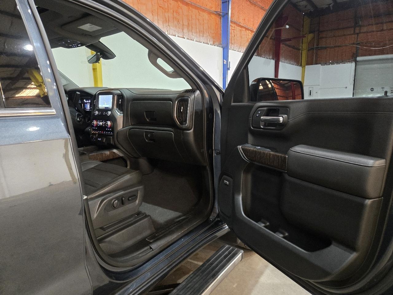GMC Sierra photo 26