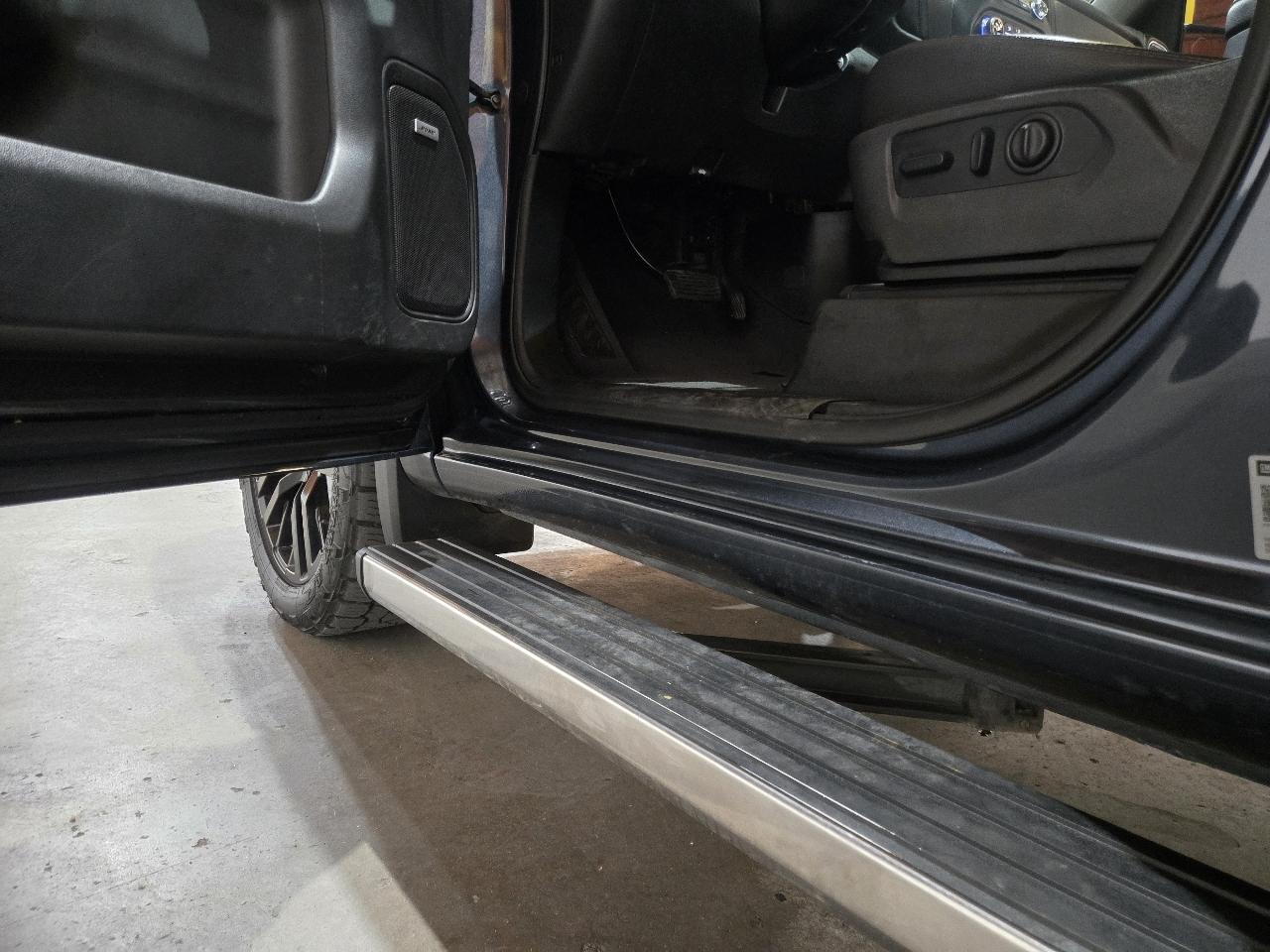 GMC Sierra photo 10