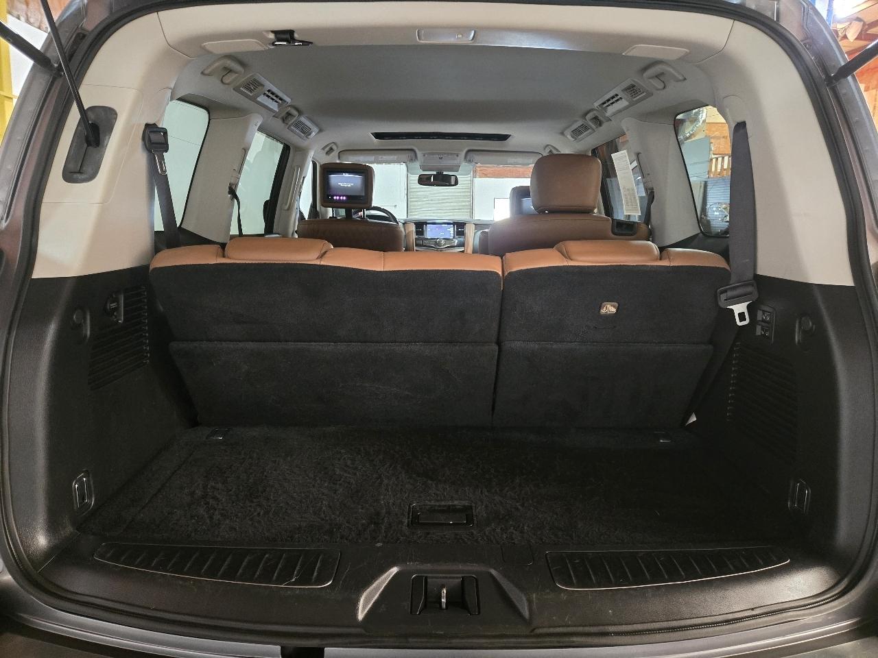 Infiniti QX80 photo 15