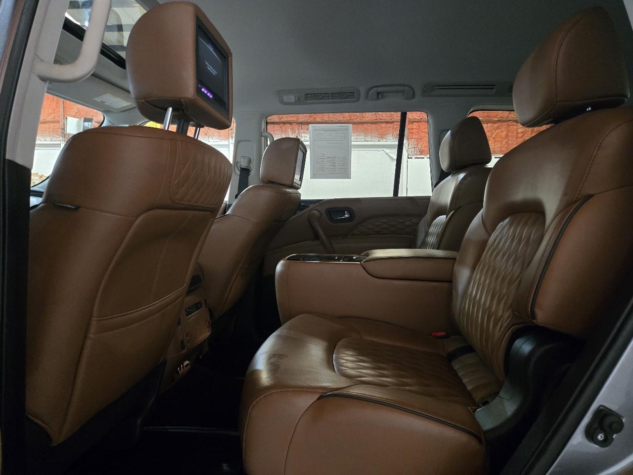 Infiniti QX80 photo 24