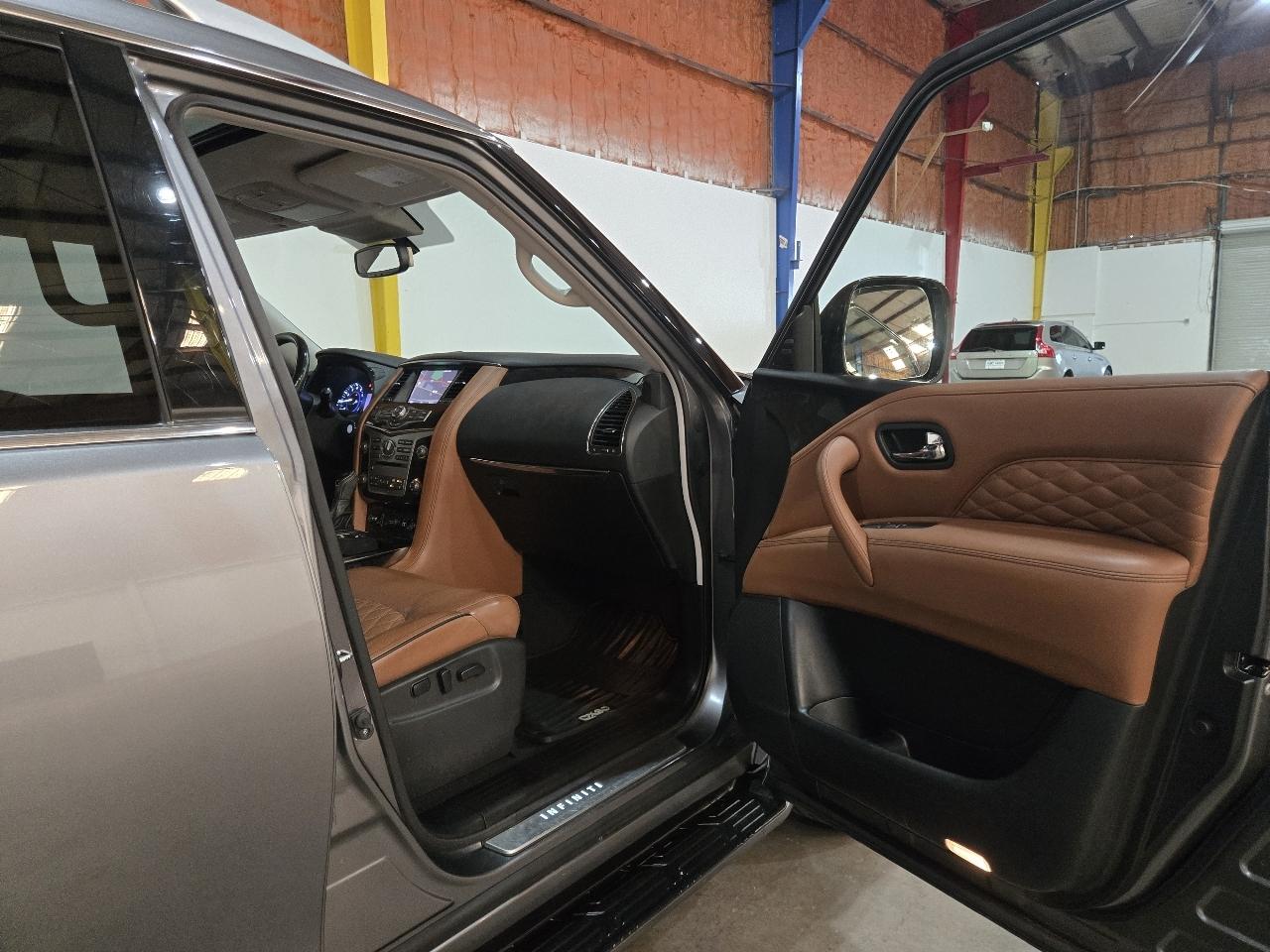 Infiniti QX80 photo 31