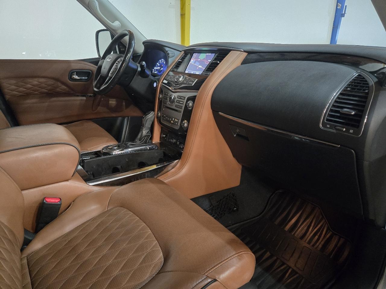 Infiniti QX80 photo 33