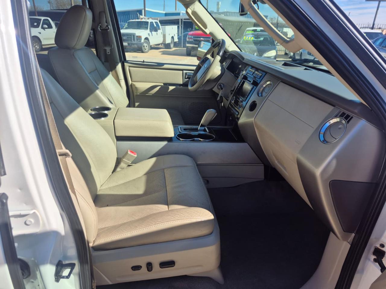 Ford Expedition EL EL XLT 4WD 2016