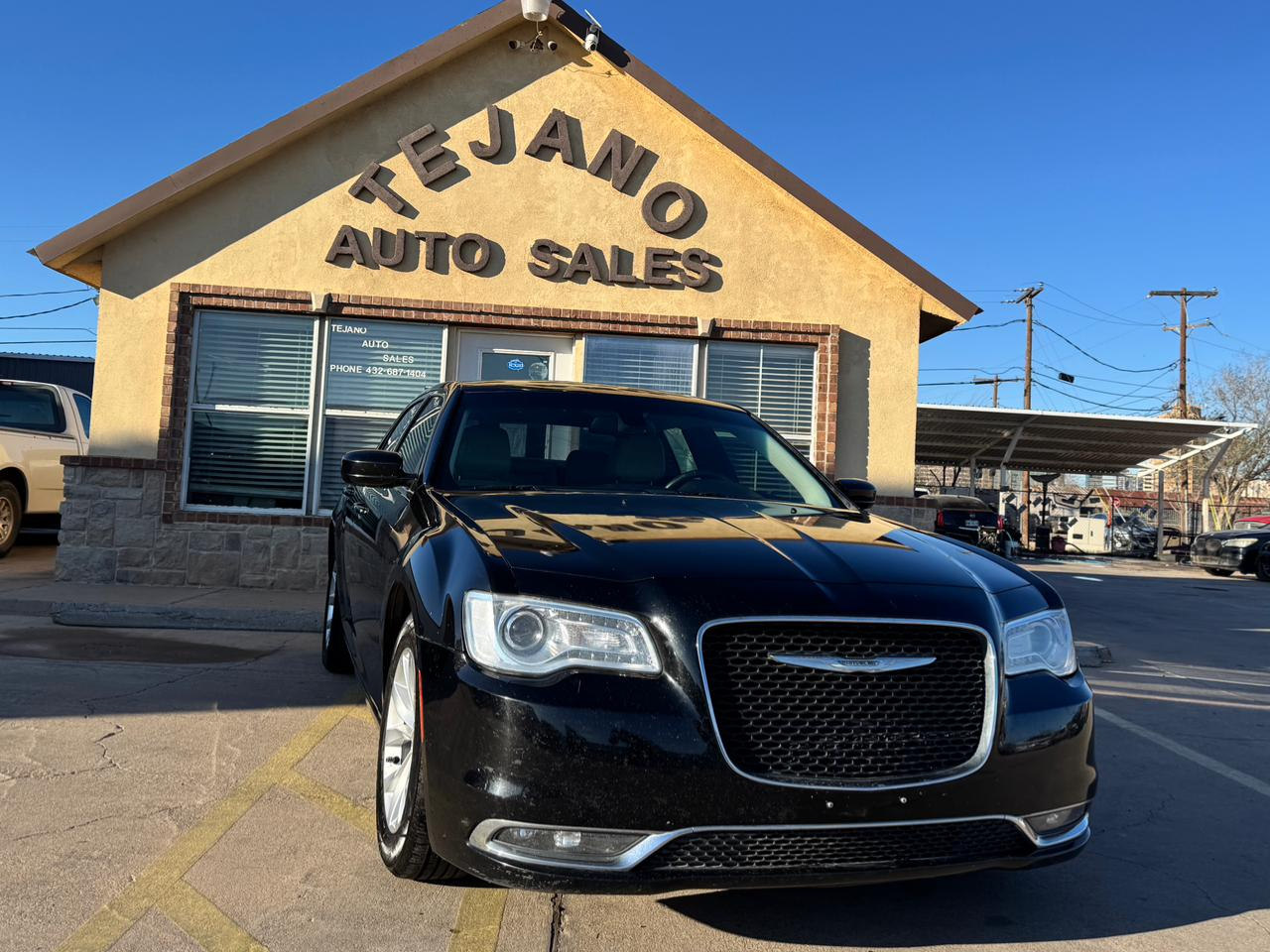 Chrysler 300 4dr Sdn 300 Limited RWD 2015