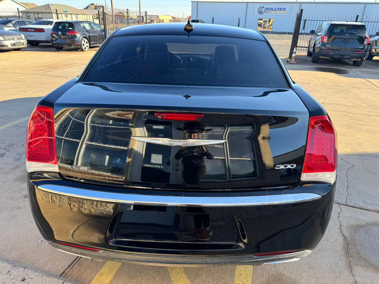 Chrysler 300 4dr Sdn 300 Limited RWD 2015