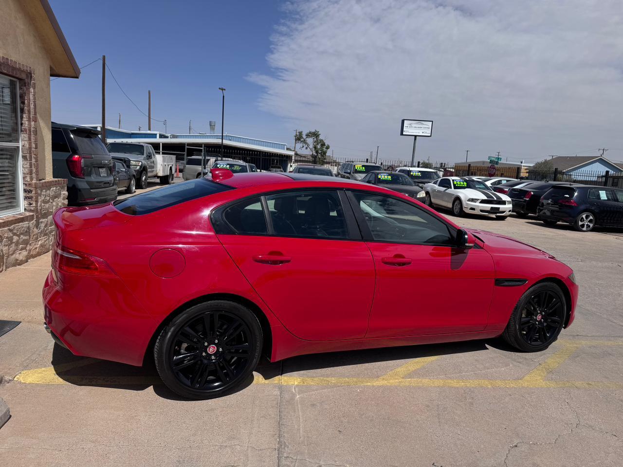 Jaguar XE  2019