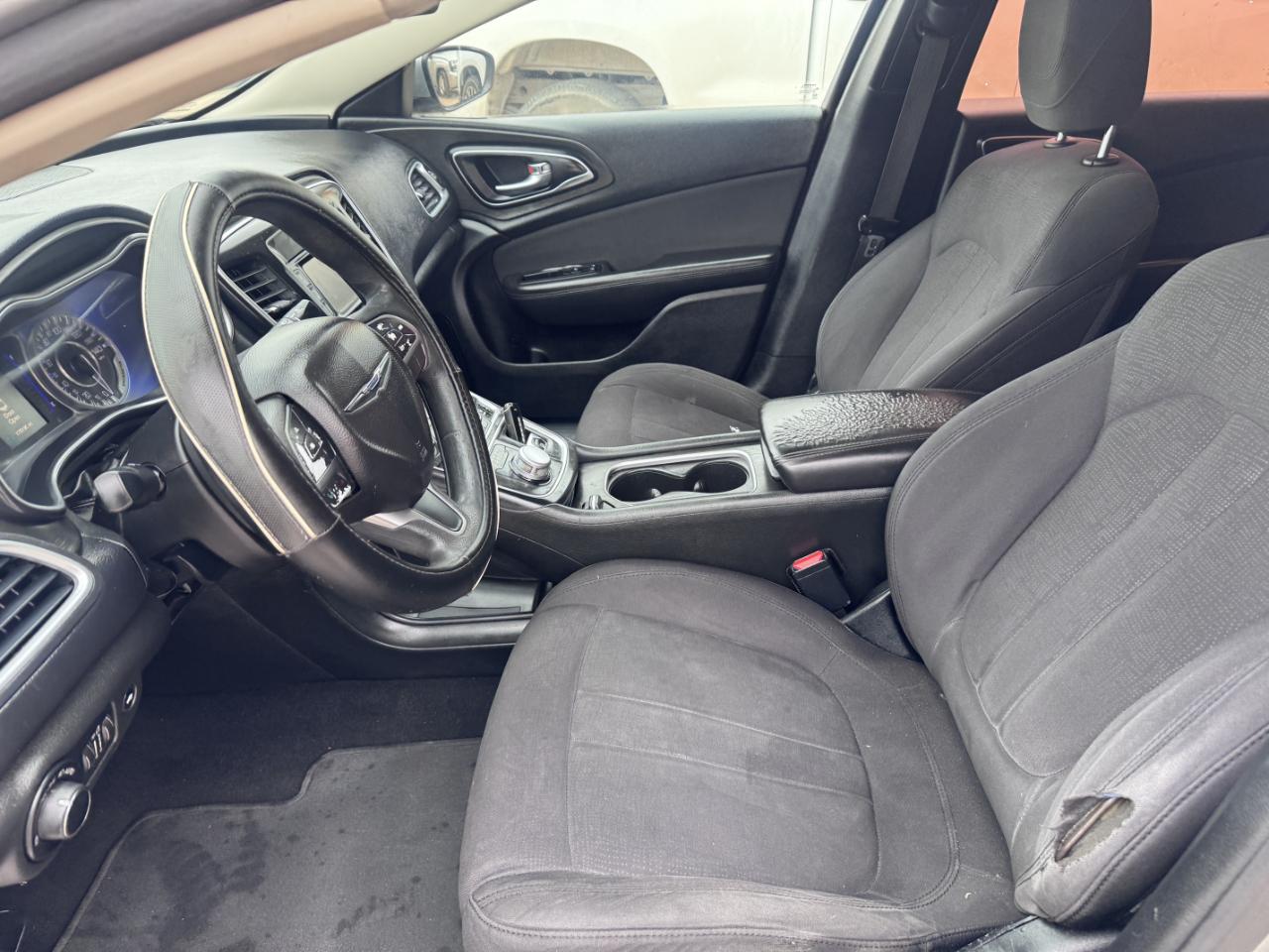 Chrysler 200  2015